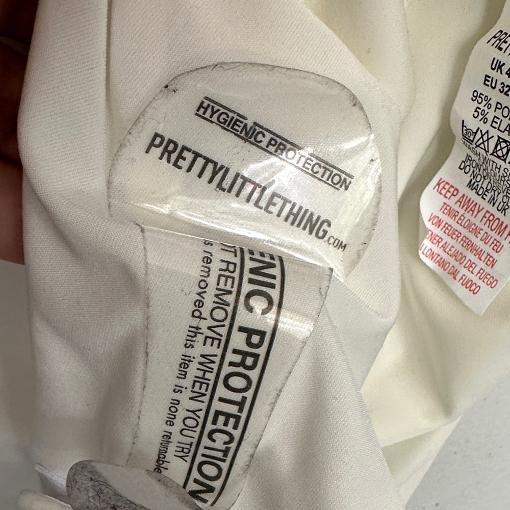 PrettyLittleThing Off-White Deep V Bodysuit- New - Picture 6 of 7